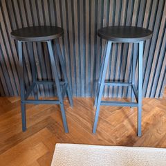 2 counter stools
