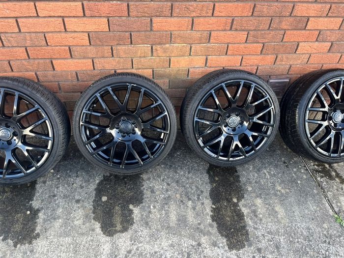 18" black alloys 5x100