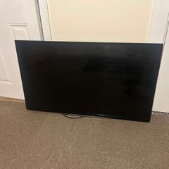 50" toshiba flatscreen smart  tv