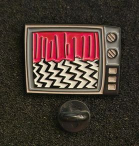 Red room, twin peaks,  pin back badge.