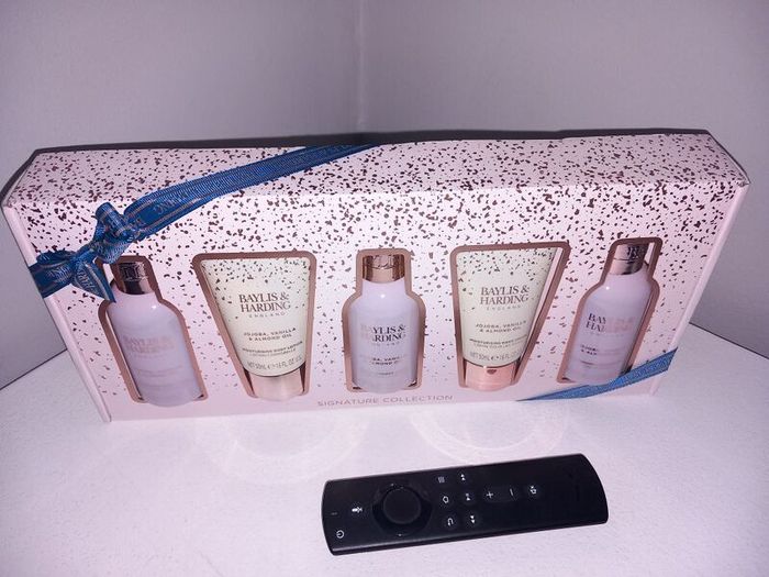 Brand New Baylis and Harding / Totes Toasties Giftset