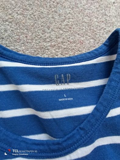 women's GAP top. Size14