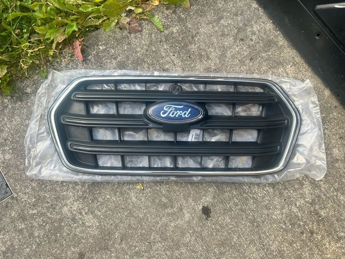 Ford (Transit) Grill