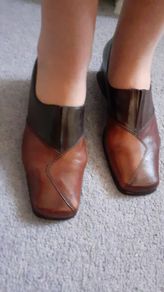 Ladies leather shoes