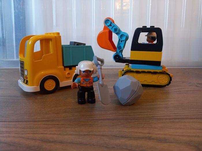 Lego Duplo set 10931 Truck & Tracked Excavator