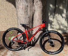 Trek Marlin 6 Mountain Bike + Brand New Full Face Helmet