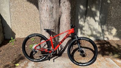 Trek Marlin 6 Mountain Bike + Brand New Full Face Helmet
