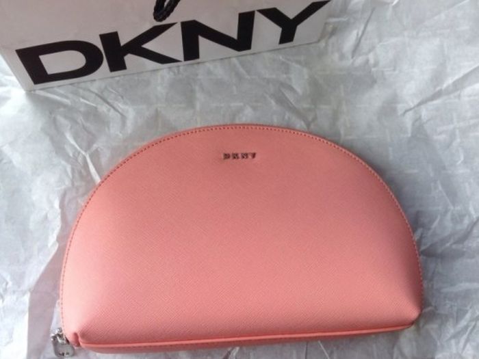 New Dkny Makeup Bag