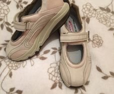 MBT Shoes size EU-35, UK-2,5 original price over euro 200