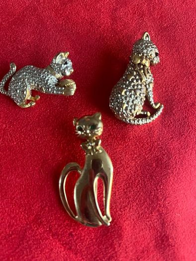 cat brooch