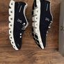 On cloud navy  runners uk8 unisex Image 5
