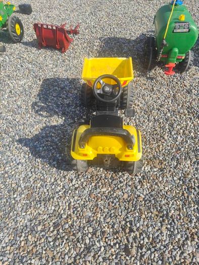 JCB Kids dumper (rolly toys)