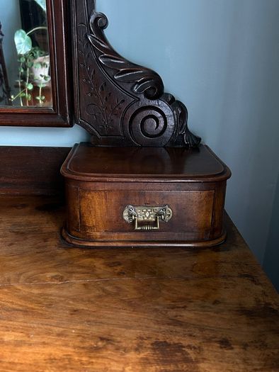 Antique vanity dresser with mirror