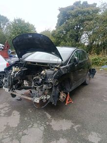 Peugeot 3008 for parts. Engine gone