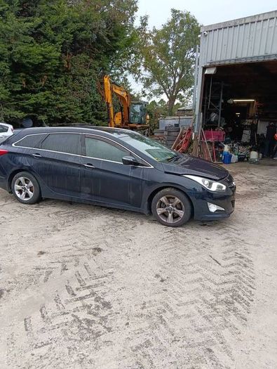 Breaking Hyundai i40 2013 1.7crdi