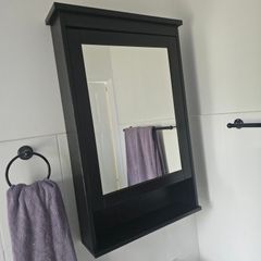 Bathroom mirror cabinet