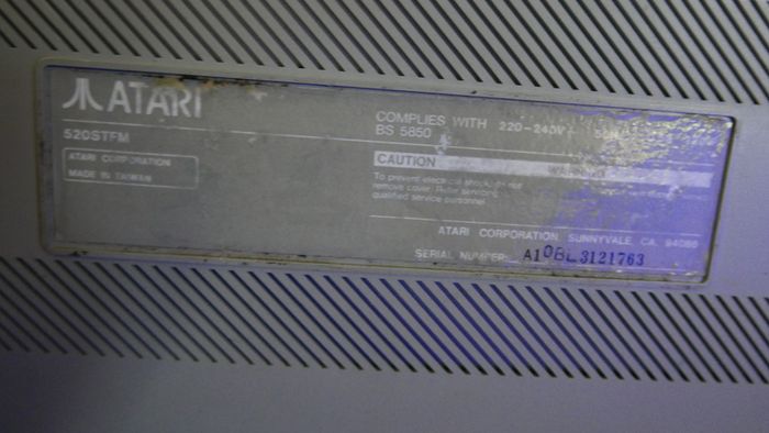 Atari 520st Video Game Keyboard Computer W Mouse  Desktop Vintage (works Well)