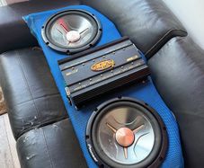 Pioneer 12 Subwoofers + Lanzar Vibe 1200W Amp