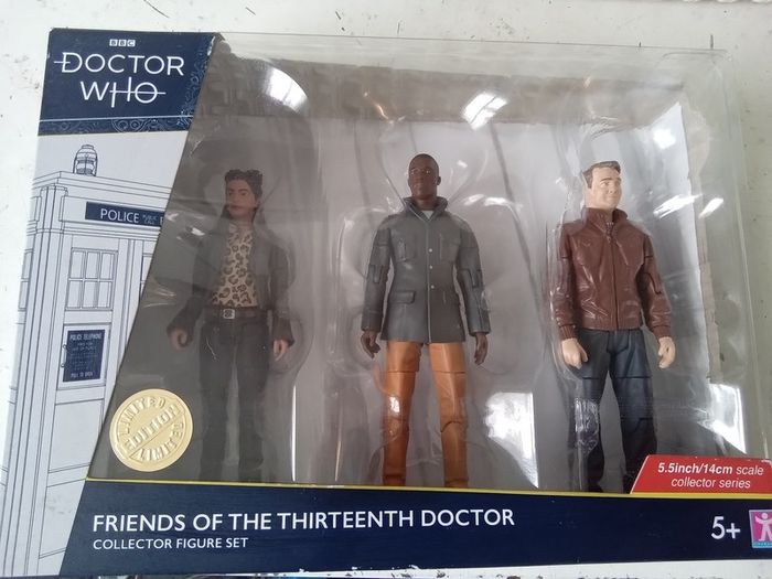 Doctor Who set  Friends of the thirteenth Doctor  NEW