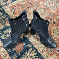 Rebecca Minkoff boots size 5.