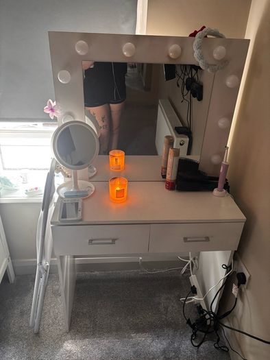vanity desk