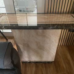 Marble Resign Hall Table mint condition