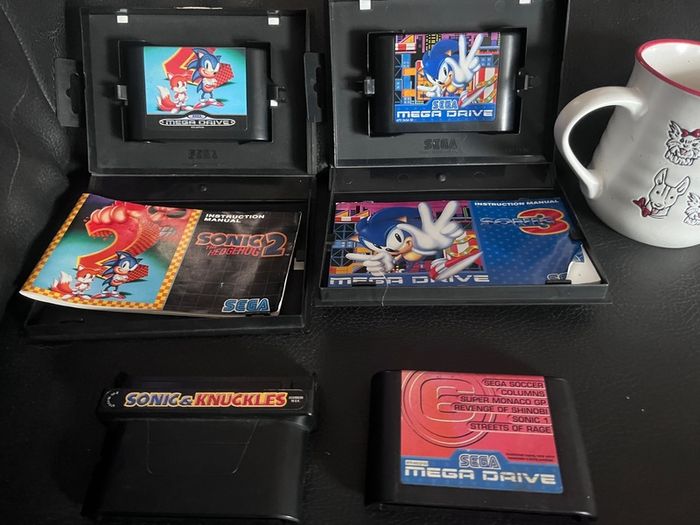 Sega Mega Drive Ultimate Sonic Collection - Sonic 1, 2, 3 & Sonic & Knuckles