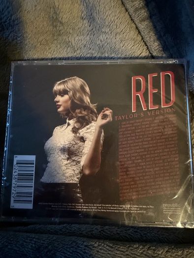 Signed Taylor Swift Red (Taylor's Version) CD