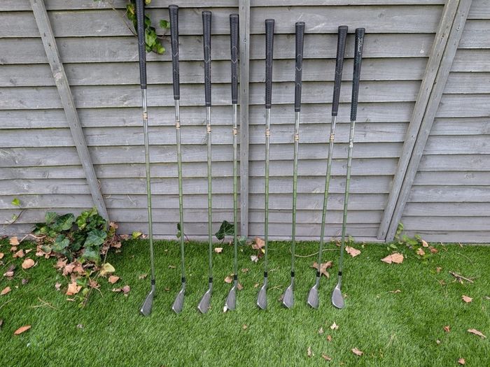 golf club set including bag and trolley