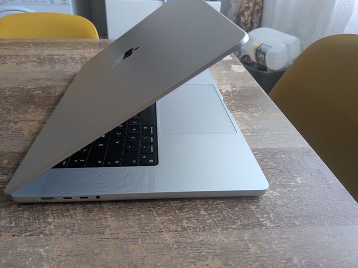 MacBook Pro 16 inch M3 Max 64GB RAM 1TB SSD Like New