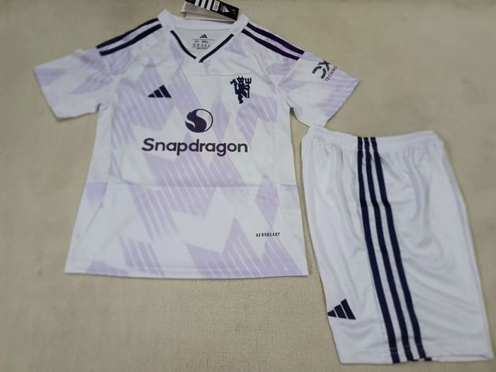 Man united away kid sizes season 25/26