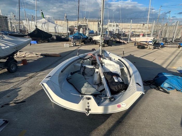 RS200 Dingy (1336)