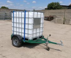 Trailer and IBC tank
