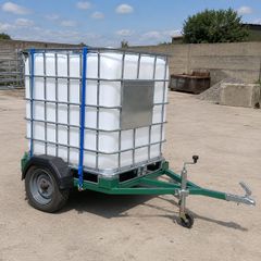 Trailer and IBC tank