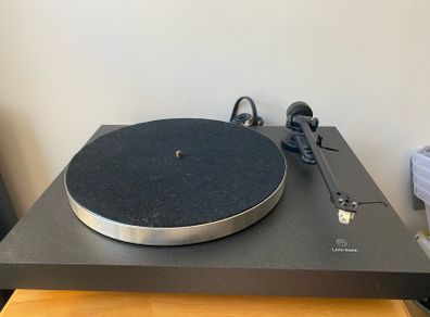 Linn Basik Hi-End Turntable with Linn Akito Tonearm