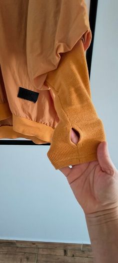 Slogan jumper, one size. L. 14-16