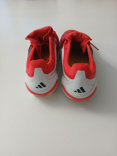 Predator football boots size 6