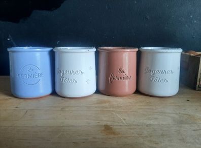 Ceramic pots