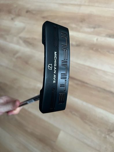 Wilson Infinite Michigan Ave Putter
