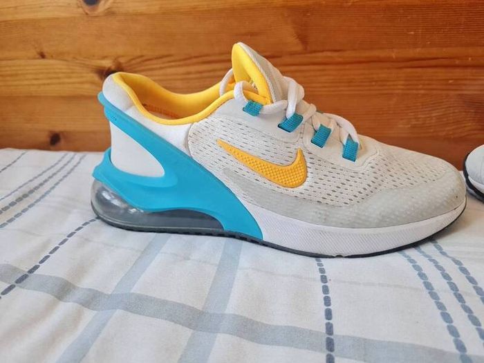 2022 nike air max go gs Size 5 eu 38 white/yellow in excellent condition