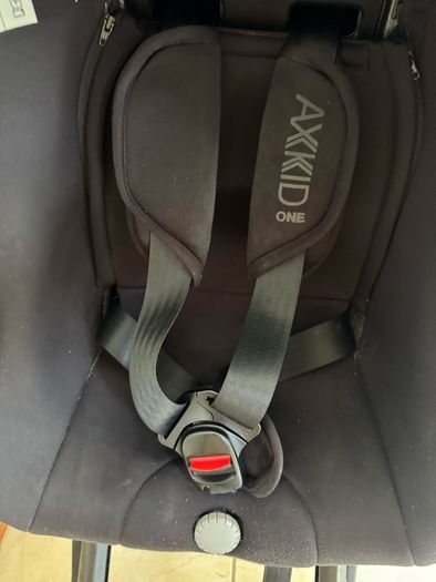 Axkid One ISOFIX rear facing car seat 0-7 years