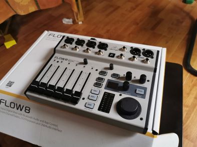 Behringer Flow 8 Digital Mixer With Multichannel Interface And ...