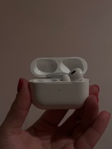 AirPods Pro 2 ((Right Earbud/Case)