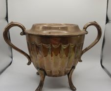 Vintage silver plated E.P.N.S sugar bowl