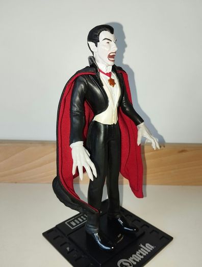 Universal Monsters  Dracula Bendyfigs  The Noble Collection