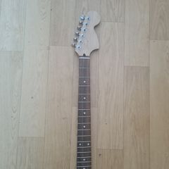 Strat neck