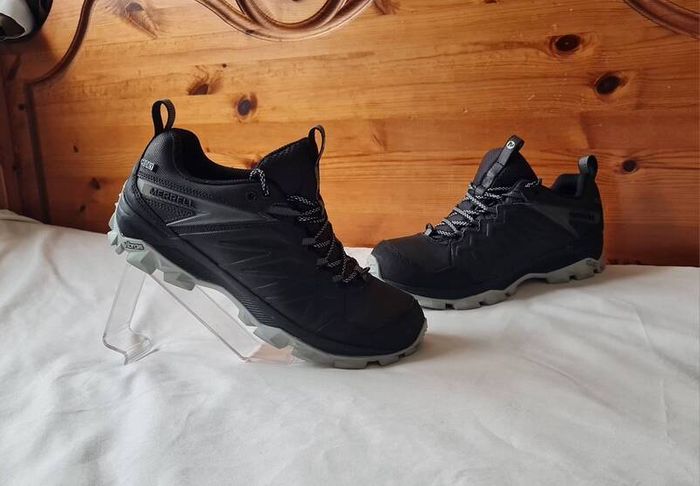 merrell thermo freeze waterproof walking/hiking shoes Size 6.5 eu 40 black In excellent condition