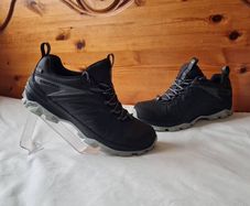 merrell thermo freeze waterproof walking/hiking shoes Size 6.5 eu 40 black In excellent condition
