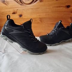 merrell thermo freeze waterproof walking/hiking shoes Size 6.5 eu 40 black In excellent condition