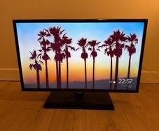 Samsung 32-Inch HD TV (Google Chromecast)